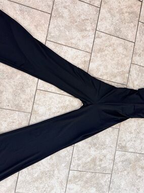 Women’s Black Stretch Flare Jumper Active Wear Workout Running Errands Airport